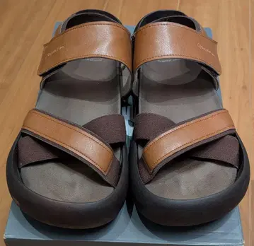 레게타카누 샌들 브라운