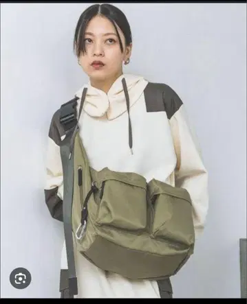 JEANASIS 베이지 나일론 바디백 4포켓 카키