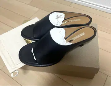 BRENTA 브렌텔라 블랙 뮬 38