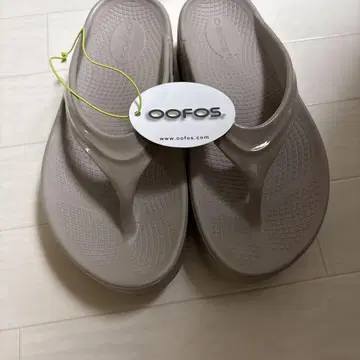 우포스 베이지 플립플랍