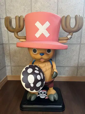 거대한 토니 토니 초파 피규어