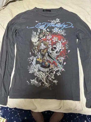 Ed Hardy 긴팔 셔츠 스컬과 꽃 롱 T