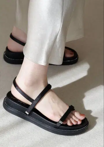 LE TALON 젬 피스 샌들 S 사이즈