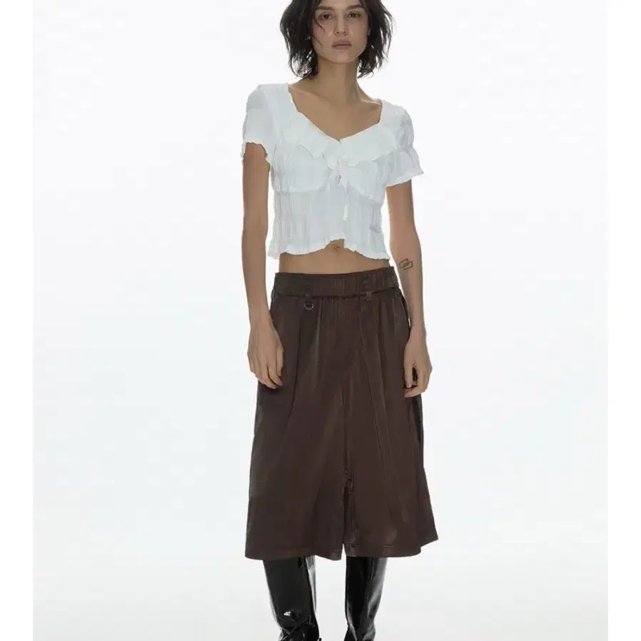ショートパンツ ILLIGO Crop Stud Shorts 5BMR0205 Illigo Crop Stud Shorts Black on Bunjang Global Site.