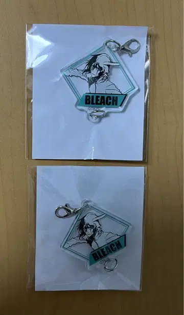 BLEACH WORLD 가라퐁 아크릴 참 우루키오라 2개