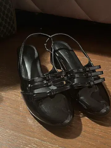 프리즈마트 펌프스 블랙