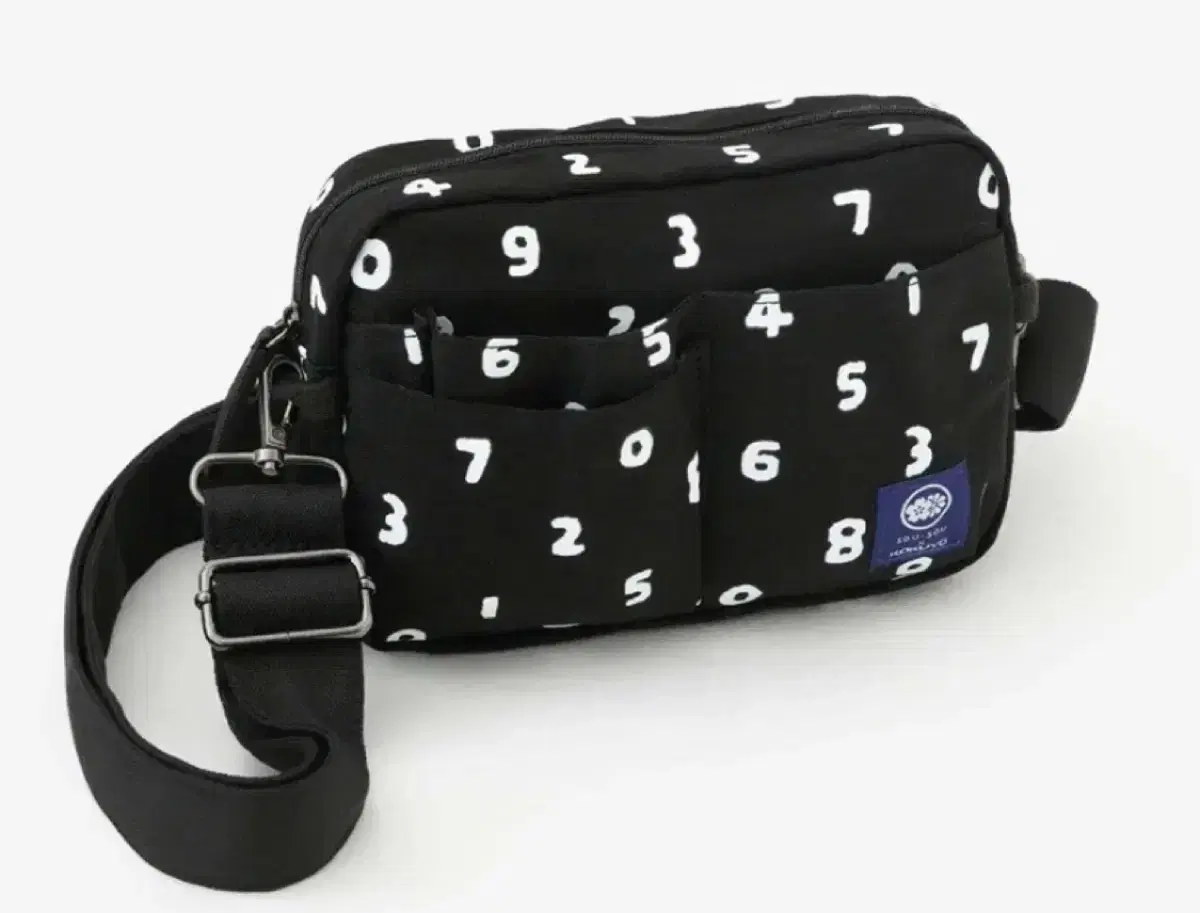 Sou·sou Crossbody Bag