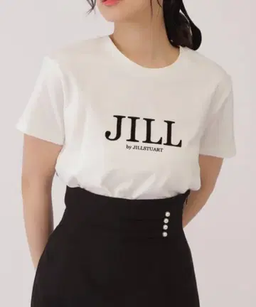 질스튜어트 로고 티셔츠