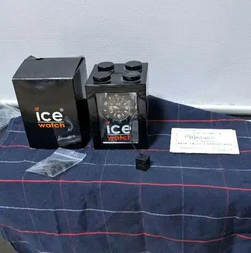 Ice Watch 블랙 남성용 손목시계 1세트 배터리 소모