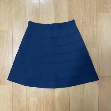 띠어리 플레어 스커트