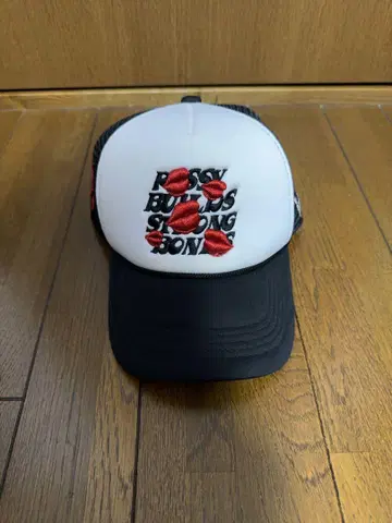 LA ROPA PBSB 시그니처 트럭커 모자