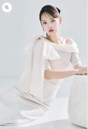 Palaura 볼륨 리본 원숄더 숏 슬리브 니트
