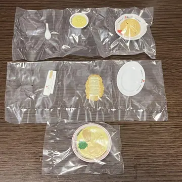 천하일품 가챠가챠 3종 세트 진한 라면 볶음밥 깃털이 붙은 교자