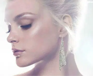 SWAROVSKI 핏 귀걸이