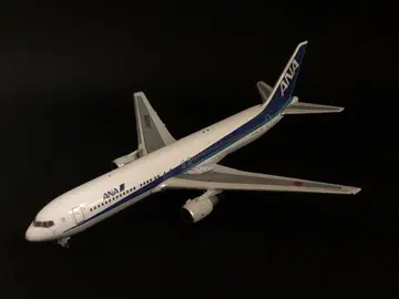 ANA B767-300 JA8358