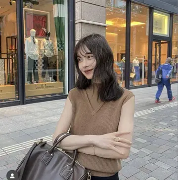 레이어드 여름 니트 라우베블랑