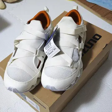 새상품 Mizuno WAVE PROPHECY Strap 26.5