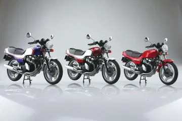 완성품 바이크(CBX400F) 3대 세트