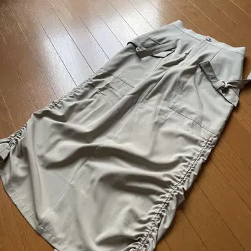 mysty woman 베이지 사이드 개더 롱 스커트