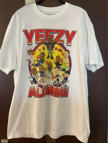 차이나타운 마켓 Yeezy Alumni 티셔츠