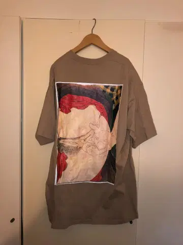 봄 그림 백 프린트 티셔츠