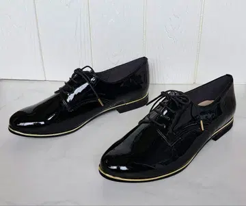 새상품급 LE TALON 24.5cm 블랙 에나멜 로퍼