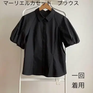 한 번 착용 마리엘 카세트 블라우스 퍼프 슬리브 블랙 반팔 11 L