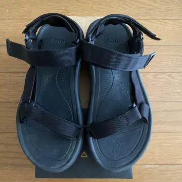 Teva 블랙 스포츠 샌들