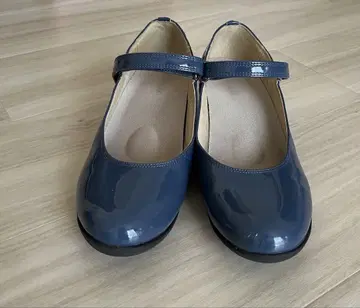 스트랩이 달린 플랫 슈즈 블루 22.5cm