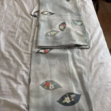 코몬 기모노 연한 파란색 잎과 꽃 무늬