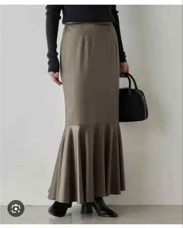 개럴개런트 GALLARDAGALANTE 새틴 머메이드 스커트