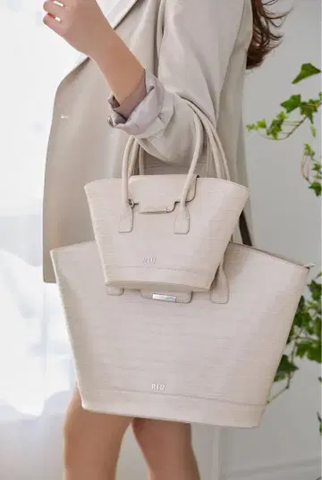 새상품 Riu 2way croco hand bag 베이지