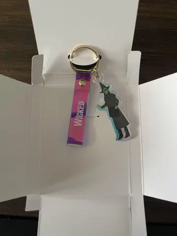 위키드 극단 사계절 아크릴 키링 2 엘파바