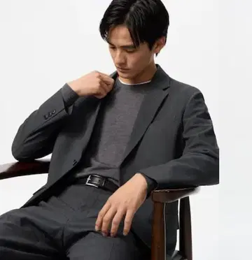 유니클로 감동 자켓 차콜 그레이 M 다크 그레이