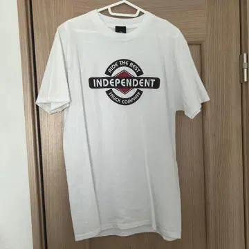INDEPENDENT LOGAN 티셔츠 M 화이트