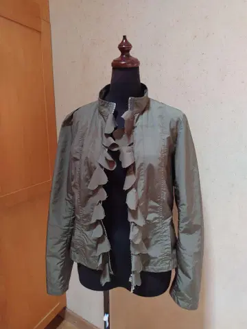 풀루슈 올리브 그린 프릴 자켓