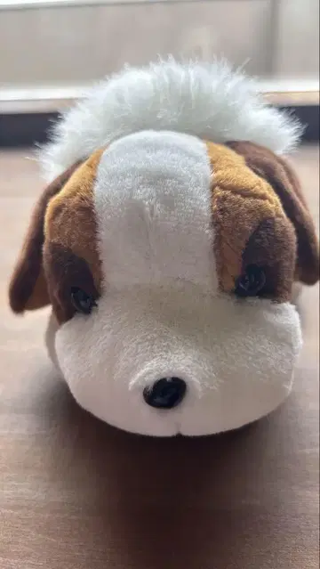 플랜더스의 개 브라운과 화이트 봉제 인형
