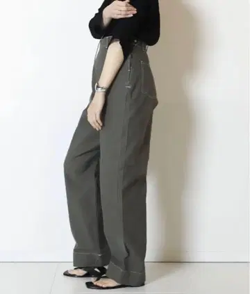 헬시 데님 카키색 팬츠