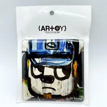 마이클 라우 ARTOY 회장에서 한정판 마그넷 'Spray'