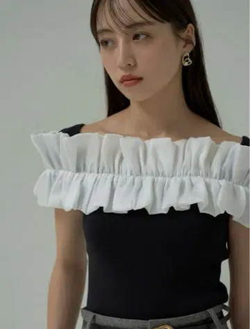 snidel 디자인 프릴 니트 탑 스나이델
