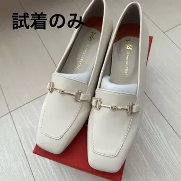 화이트 스퀘어토 로퍼 39