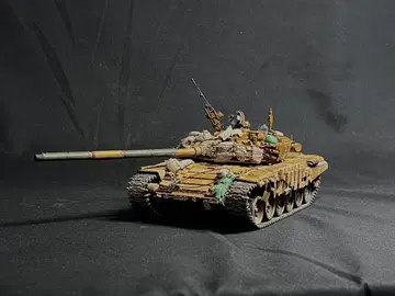 1/35 T-72B 시리아 완제품 탱크 러시아