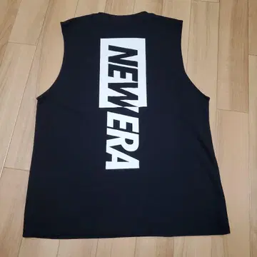 NEWERA 퍼포먼스 머슬 탱크 리어 버티컬 로고