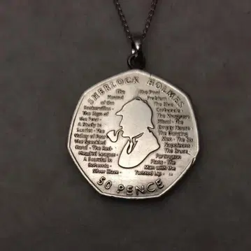 셜록 홈즈 영국 코인 목걸이  착용한 채로 보관 가능