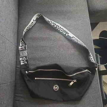 Michael Kors 블랙 바디백