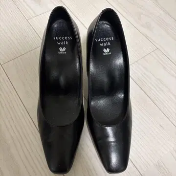 와코루 성공 워크 펌프스