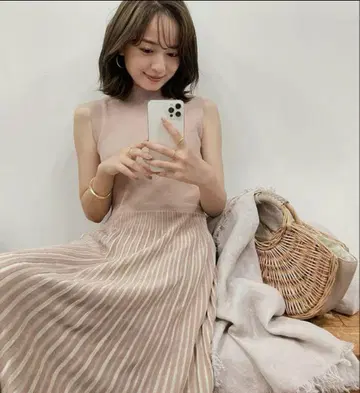 베이지 슬리브리스 니트 원피스