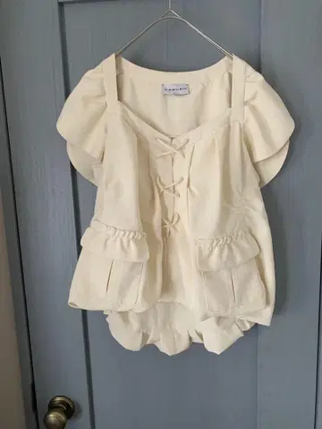 새상품 CARVEN 크림색 프론트 레이스업 상의 34