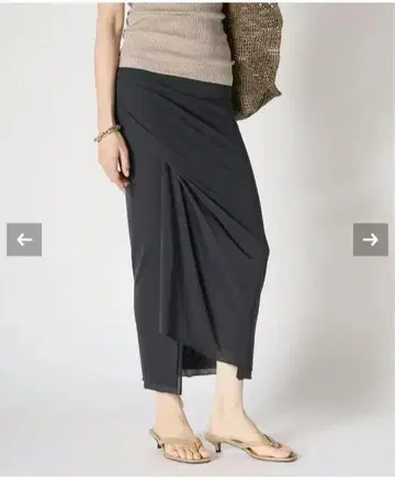 뮤즈 두두지엠 클래스 스커트 블랙 컬러