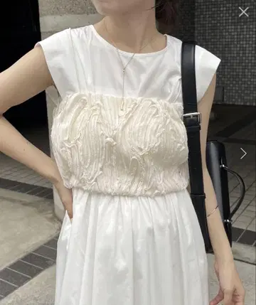 카프리슐레 마쥬 라인 레이스 뷔스티에